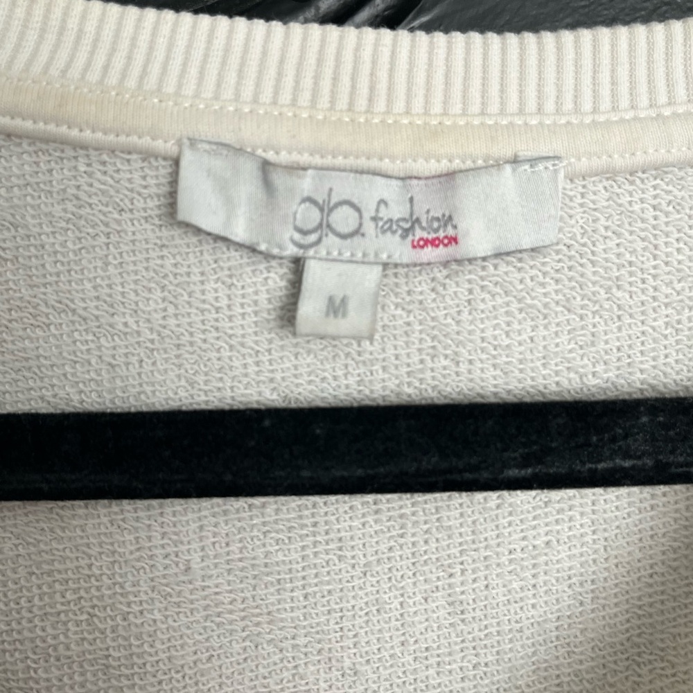 White Sweater - Picture 4 of 4